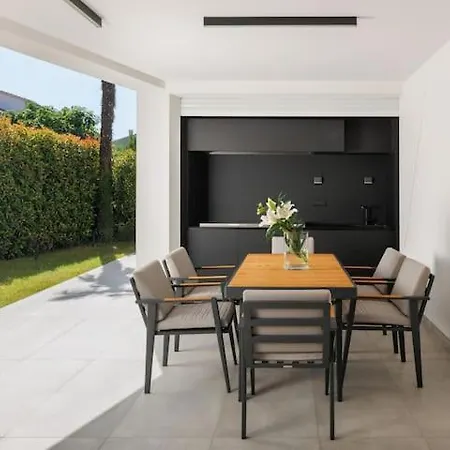 Modern In